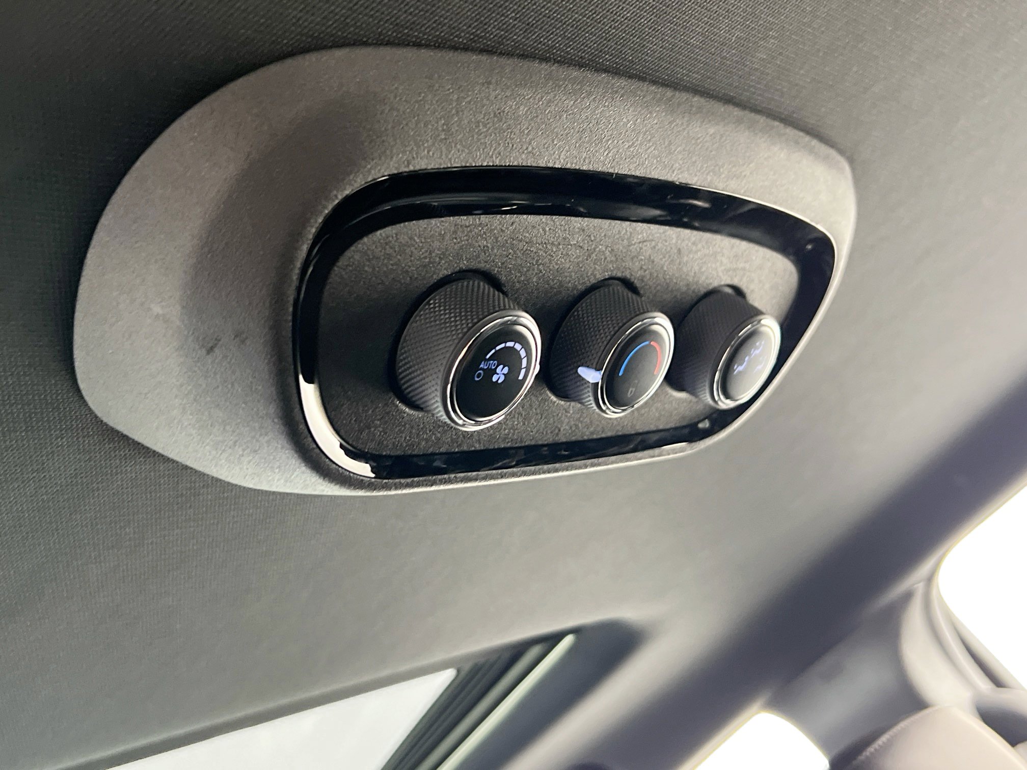 Used 2022 Dodge Durango GT image 25