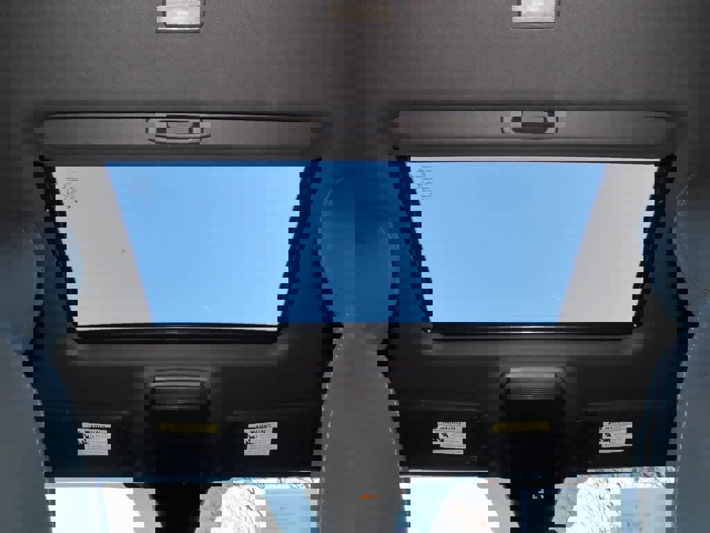 Used 2023 MAZDA MAZDA3 s image 24