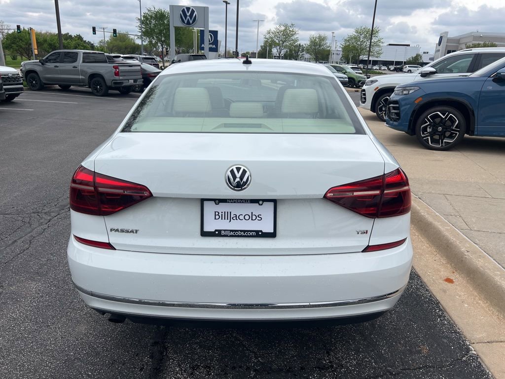 Used 2019 Volkswagen Passat 2.0T Wolfsburg w/ Wheels & Sunroof Package FWD image 5