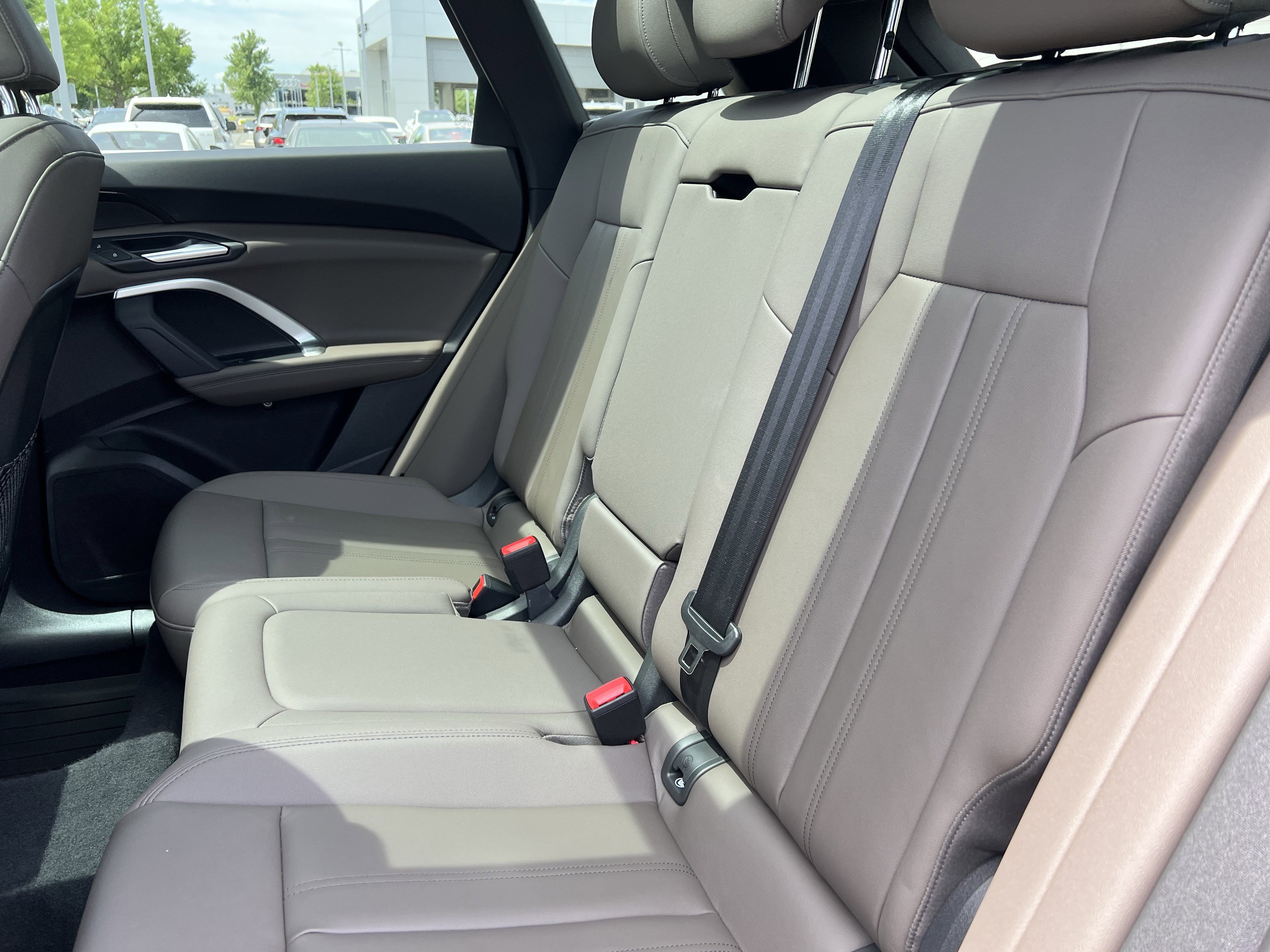 Used 2025 Audi Q5 Premium w/ Convenience Package AWD/4WD image 33