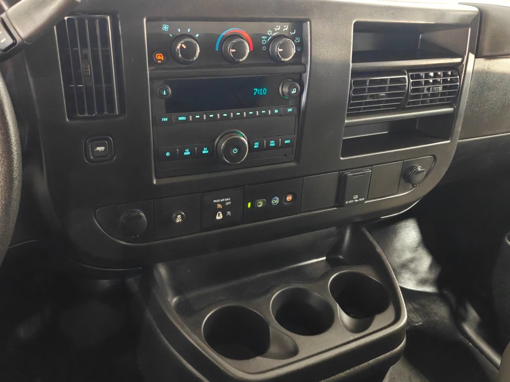 Used 2024 GMC Savana 3500 Extended RWD image 5