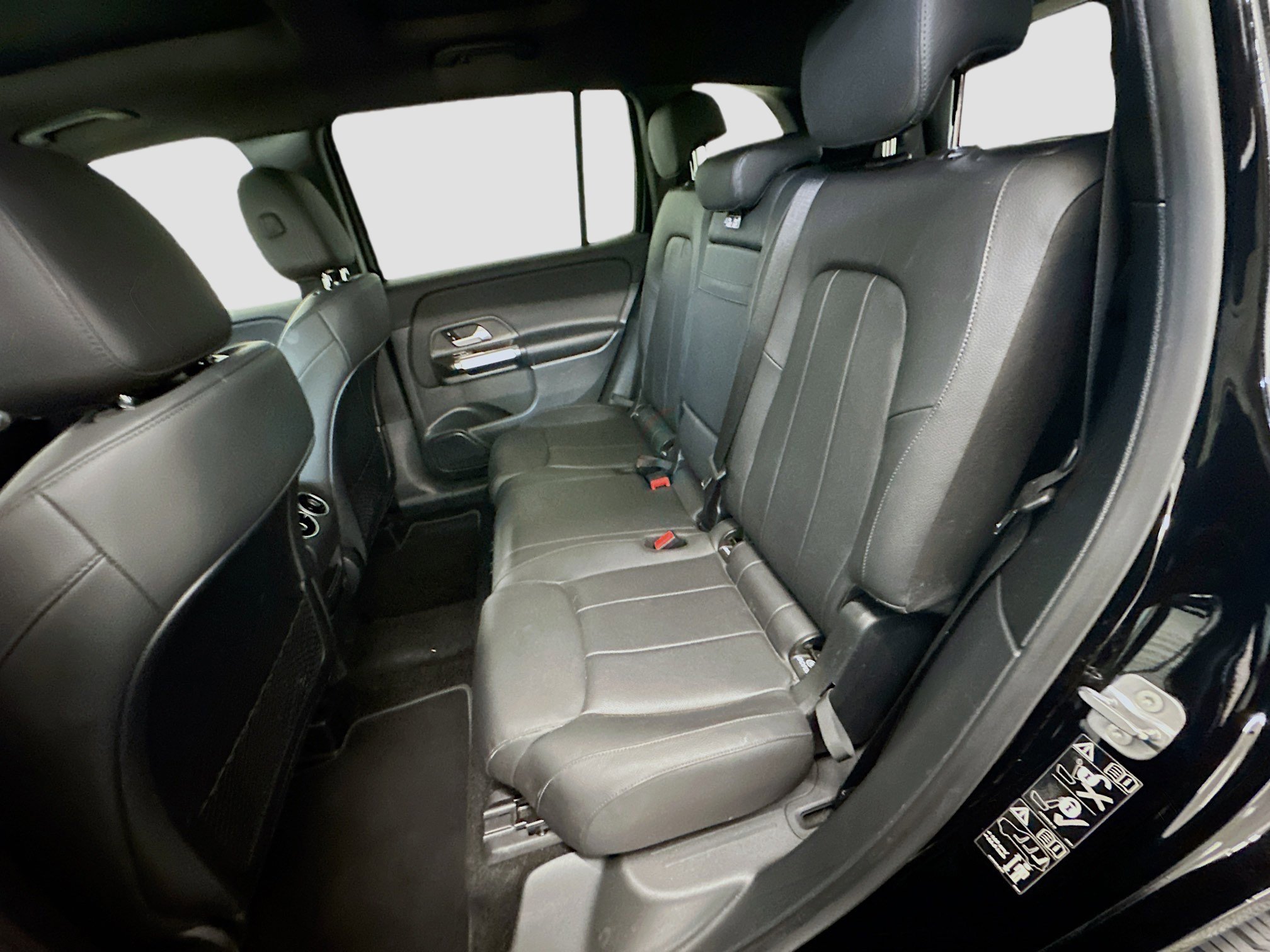 Used 2023 Mercedes-Benz GLB 250 4MATIC image 30