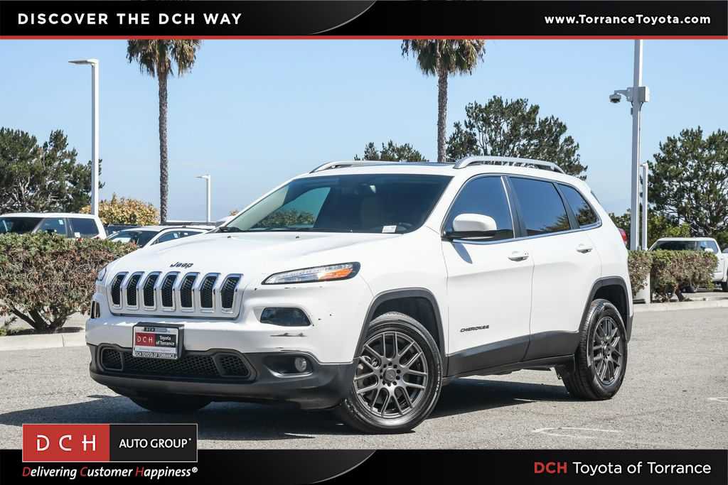 Used 2016 Jeep Cherokee Latitude w/ Comfort/Convenience Group
