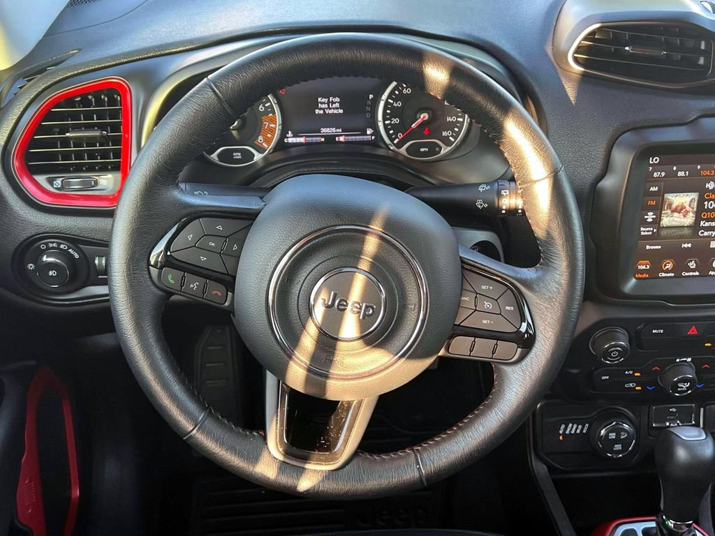 Certified 2022 Jeep Renegade Trailhawk w/ Sun/Sound Group AWD/4WD image 15