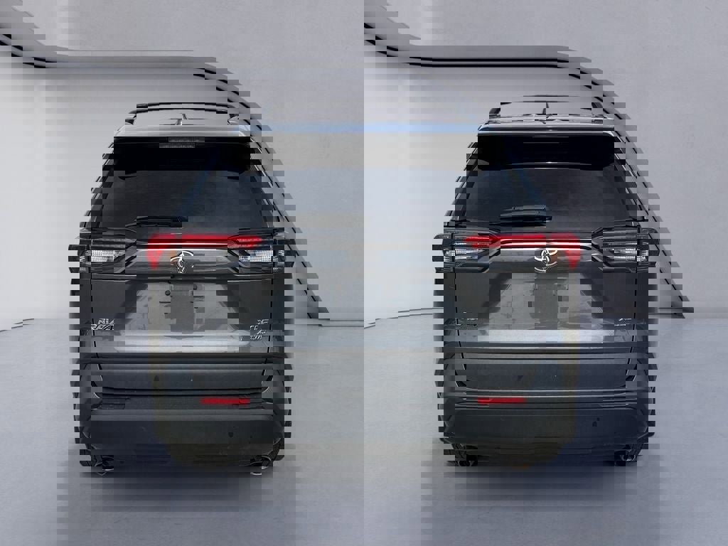Used 2023 Toyota RAV4 XLE image 4