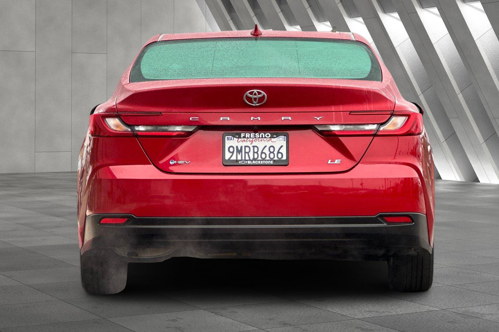 Used 2025 Toyota Camry LE image 5