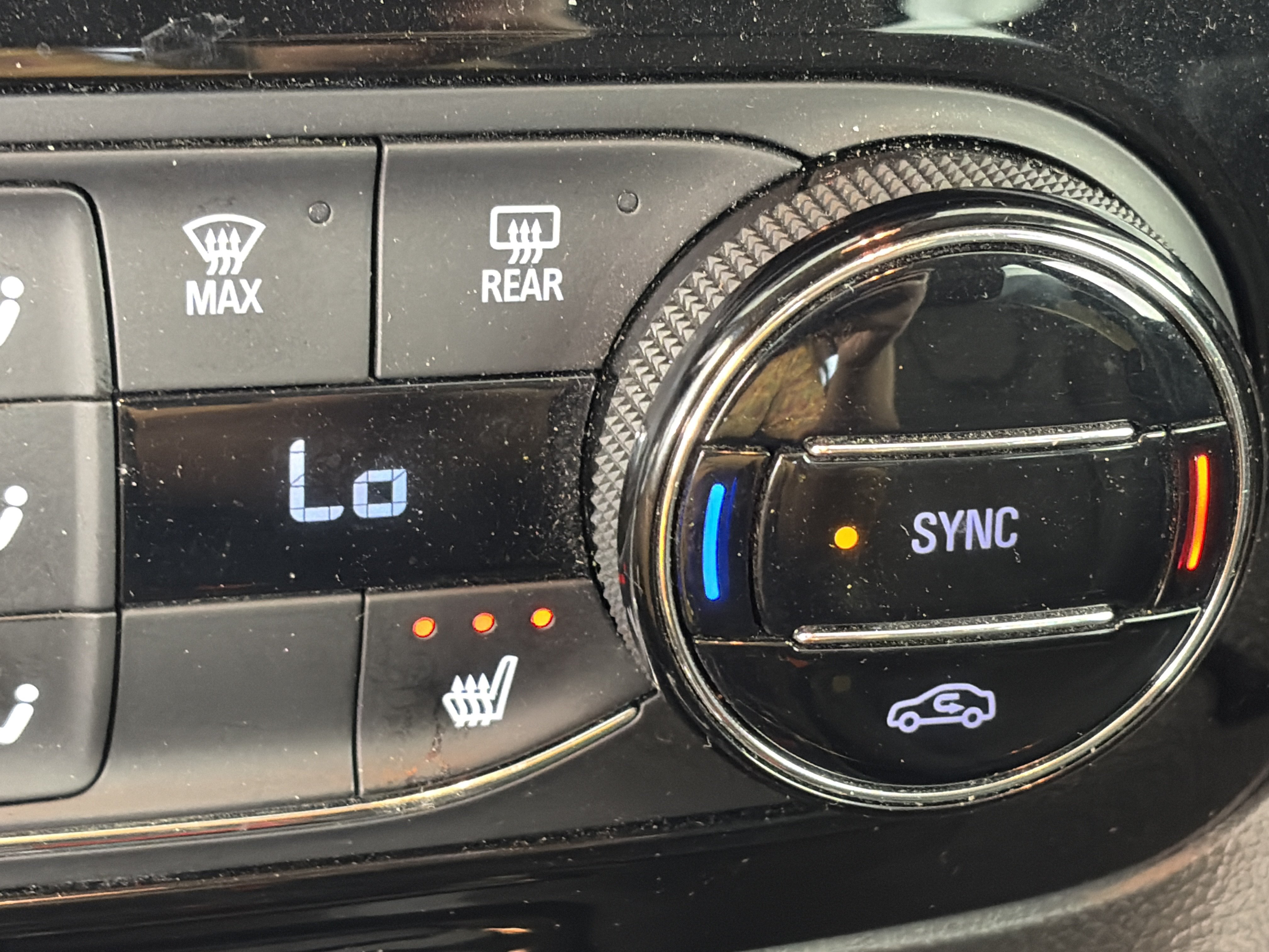 Used 2021 Buick Encore GX Essence w/ Sport Touring Package AWD/4WD image 24