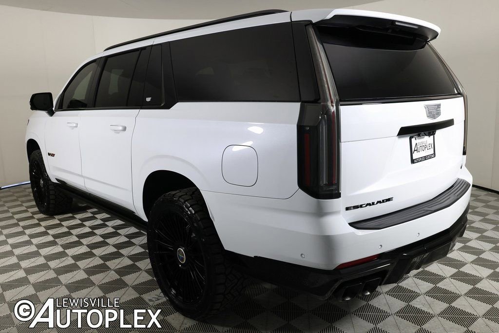 Used 2026 Cadillac Escalade ESV V image 7