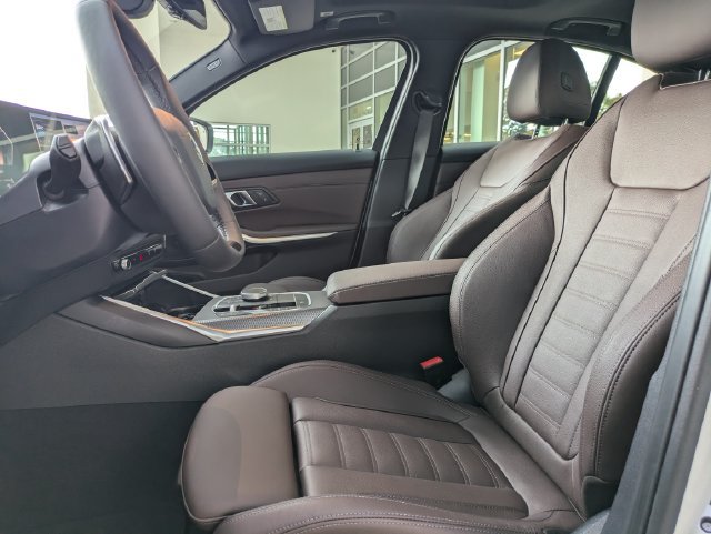 New 2026 BMW 330i Sedan w/ Premium Package RWD image 21