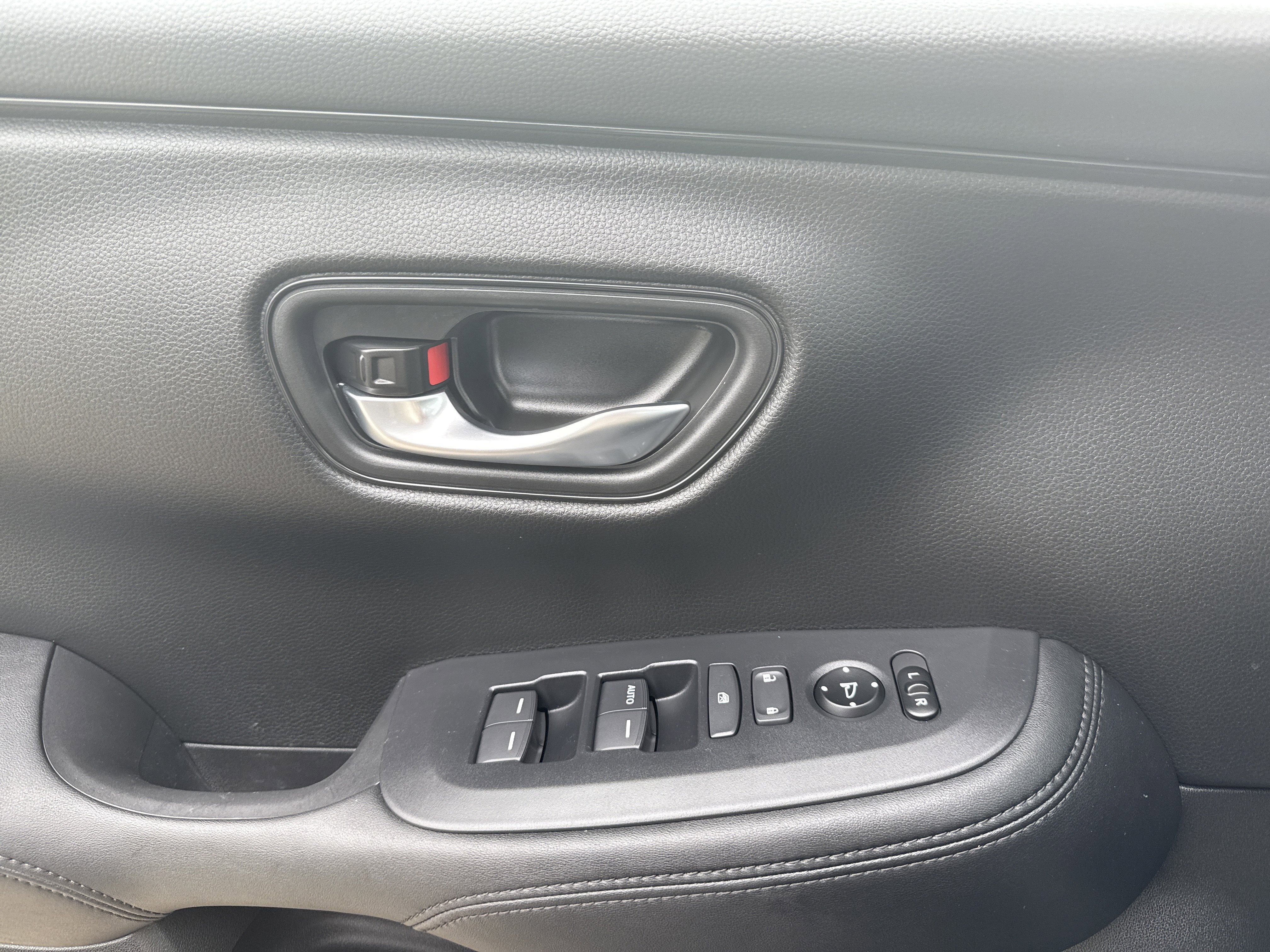 Certified 2023 Honda HR-V LX image 17