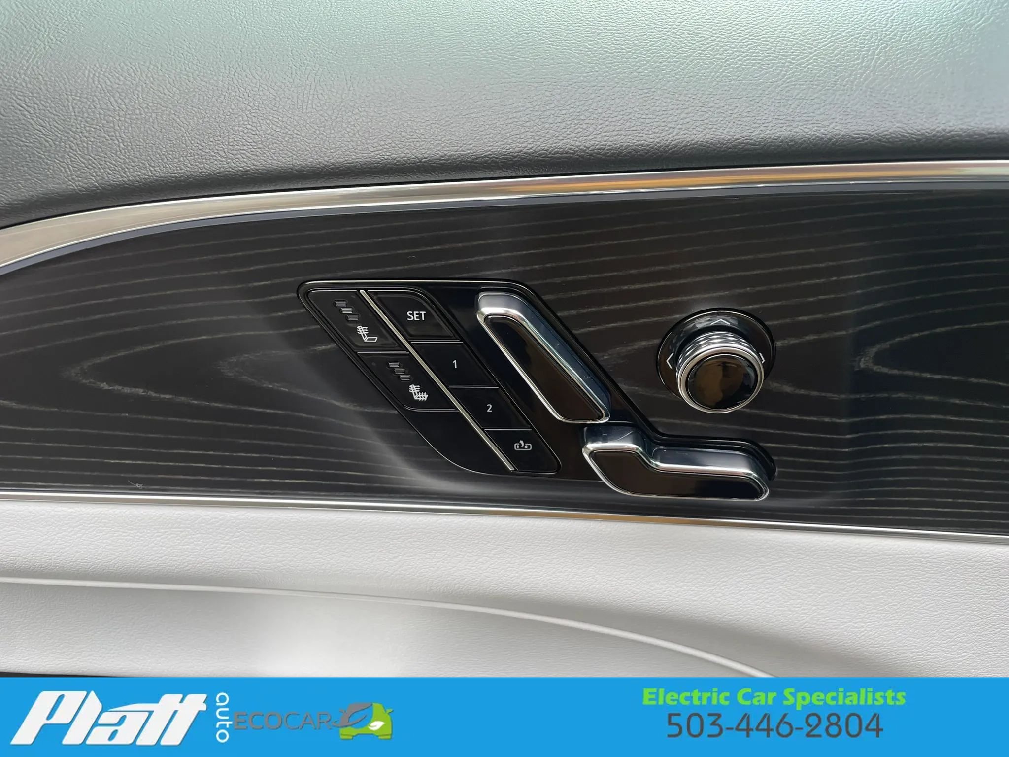 Used 2024 Cadillac Lyriq Luxury AWD/4WD image 24