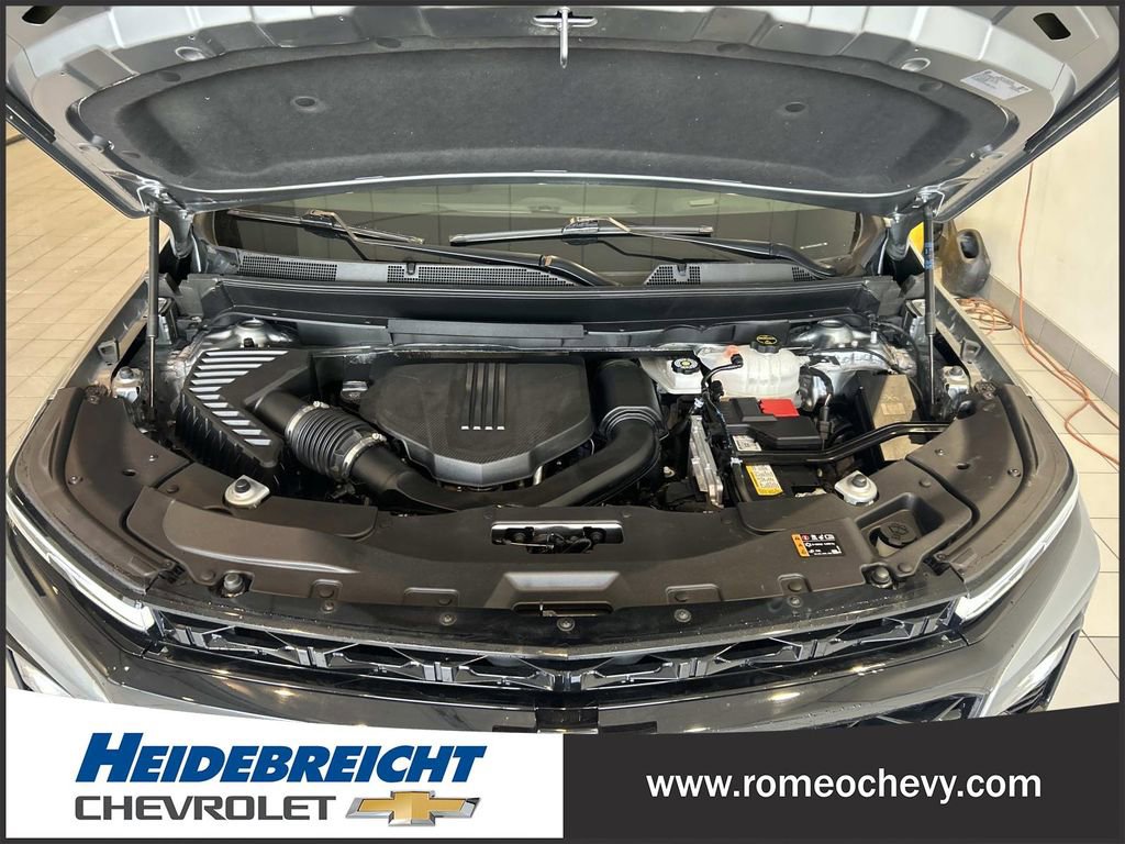 Used 2024 Chevrolet Traverse RS w/ LPO, Floor Liner Package image 9