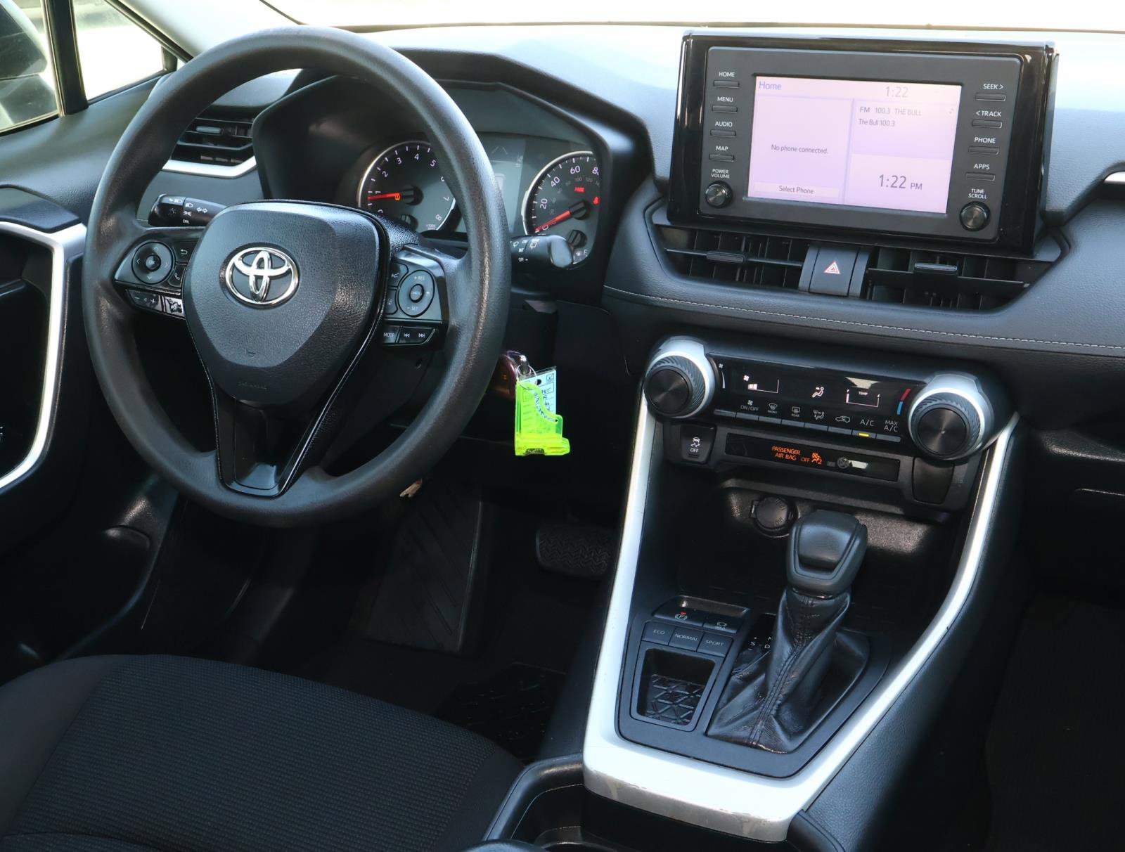 Used 2019 Toyota RAV4 LE image 11