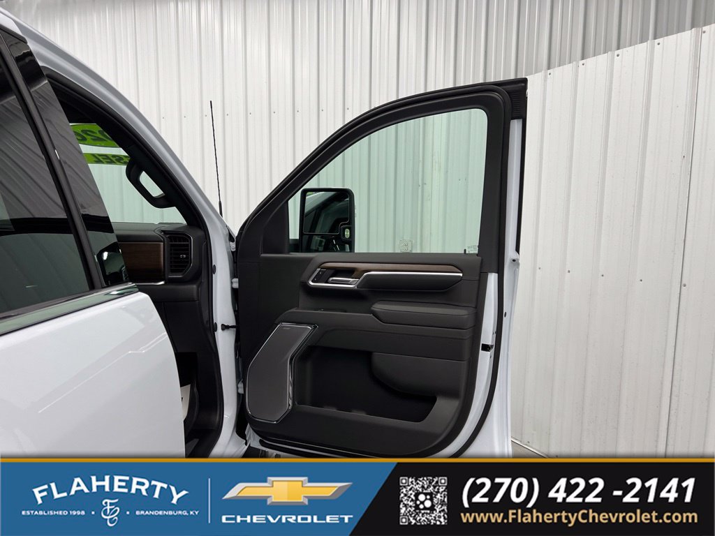 New 2026 Chevrolet Silverado 3500 High Country w/ Technology Package AWD/4WD image 14