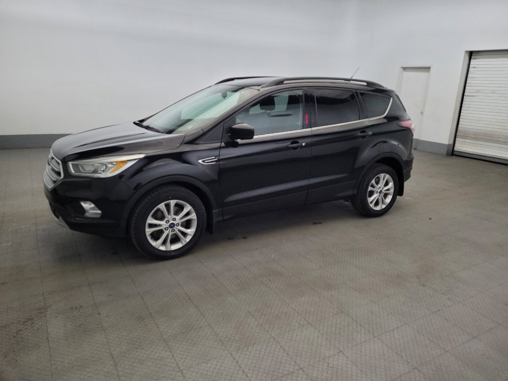 Used 2017 Ford Escape SE w/ Equipment Group 201A AWD/4WD image 2