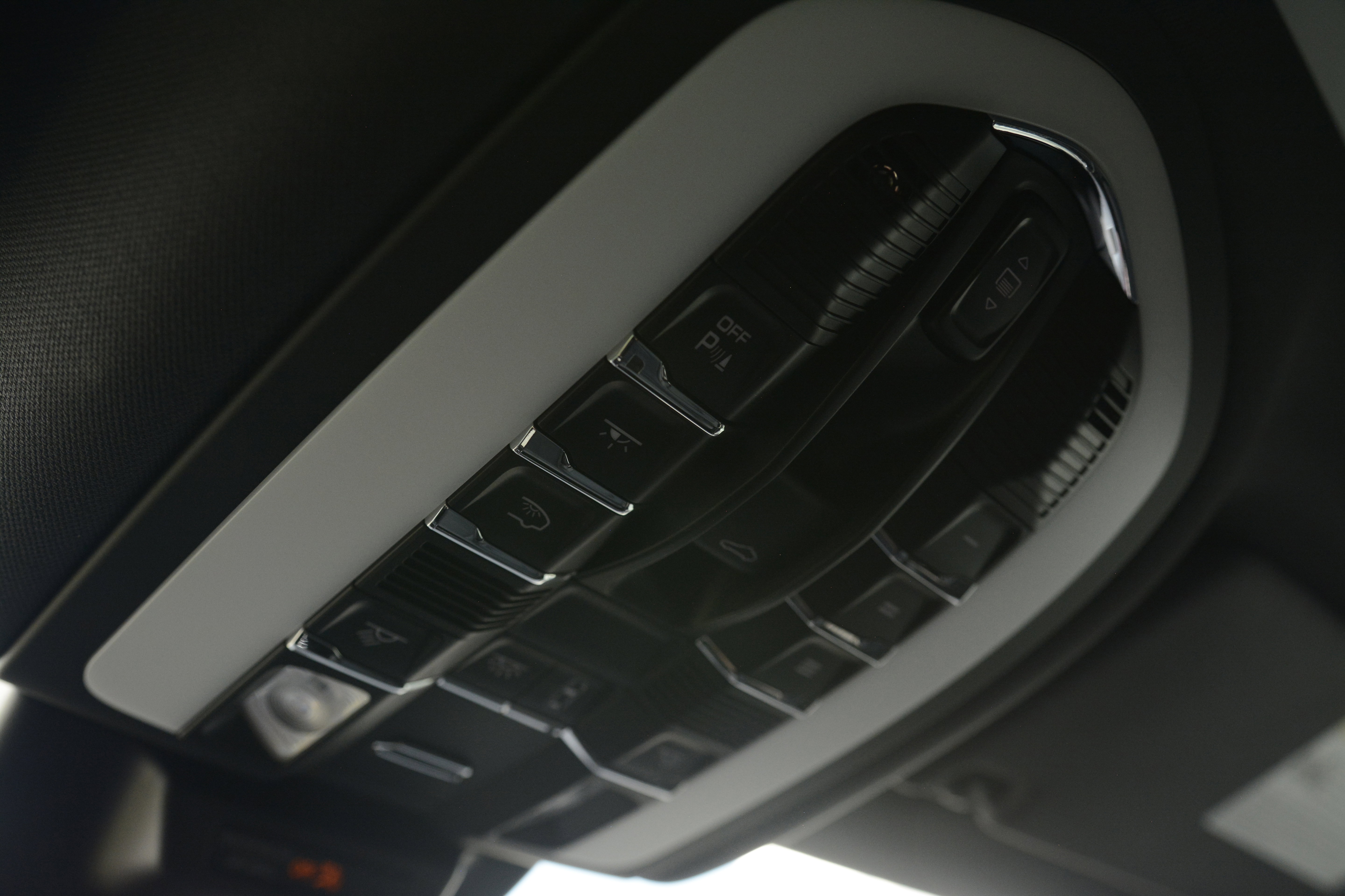 Certified 2026 Porsche Macan Turbo AWD/4WD image 21
