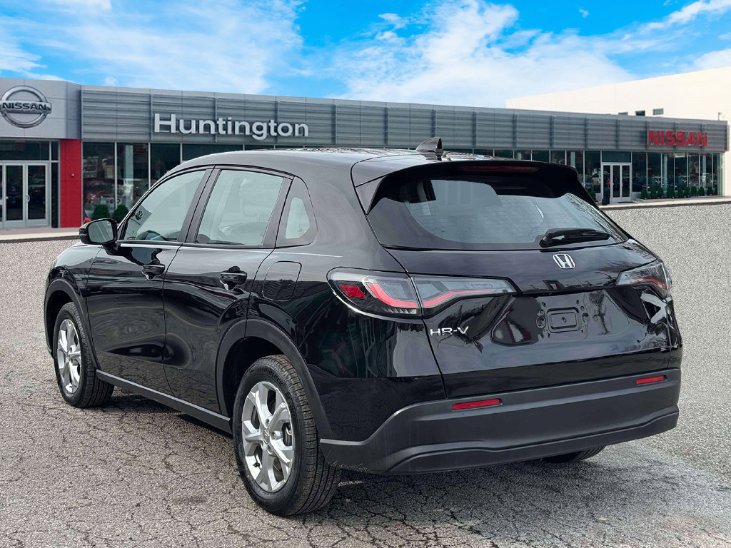 Used 2025 Honda HR-V LX image 8