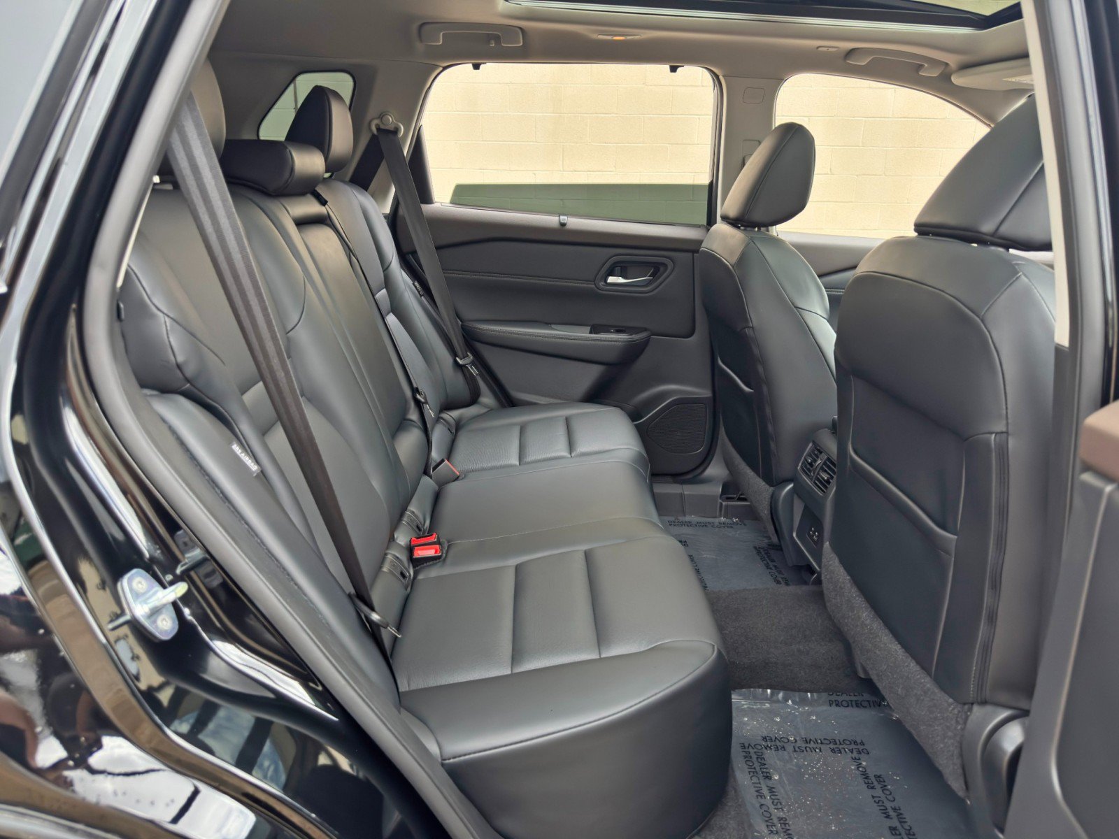 Used 2022 Nissan Rogue SV w/ SV Premium Package FWD image 34
