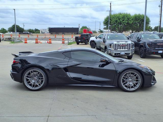 Used 2024 Chevrolet Corvette Z06 RWD image 2