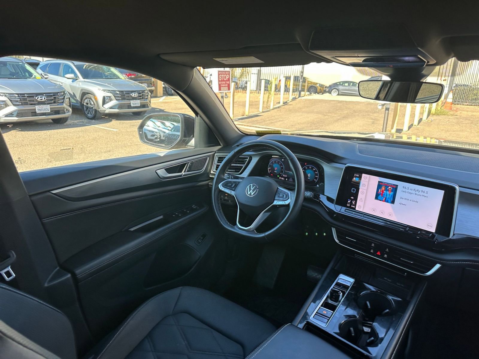 Used 2025 Volkswagen Atlas Cross Sport SE image 34