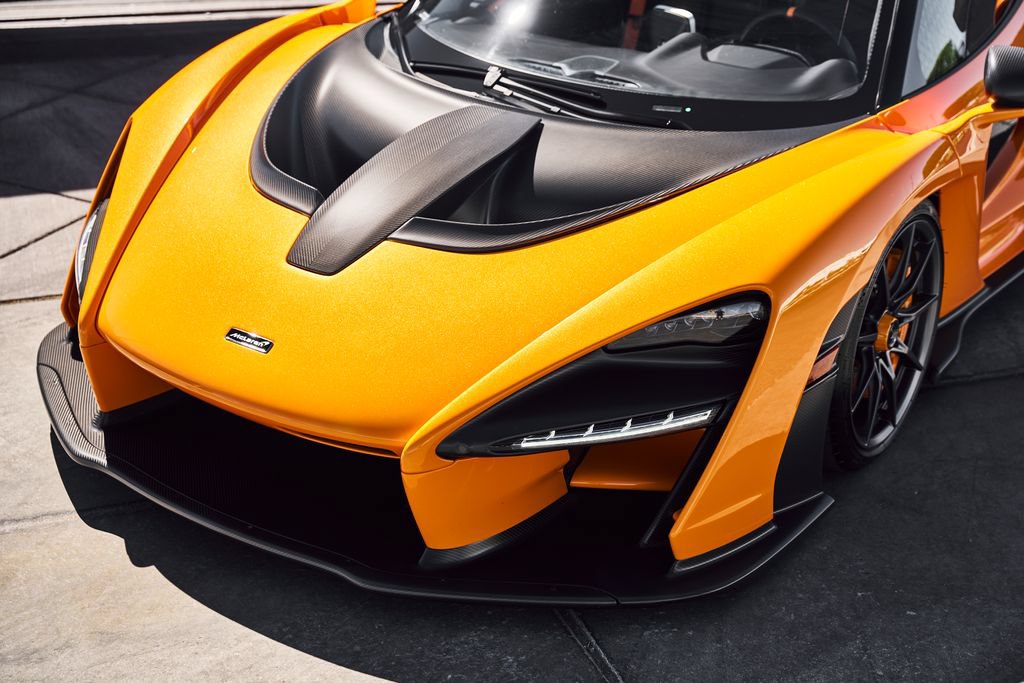 Used 2019 McLaren Senna RWD image 7