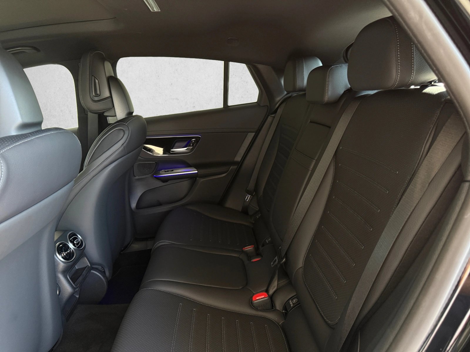 New 2027 Mercedes-Benz GLC 300 4MATIC image 17