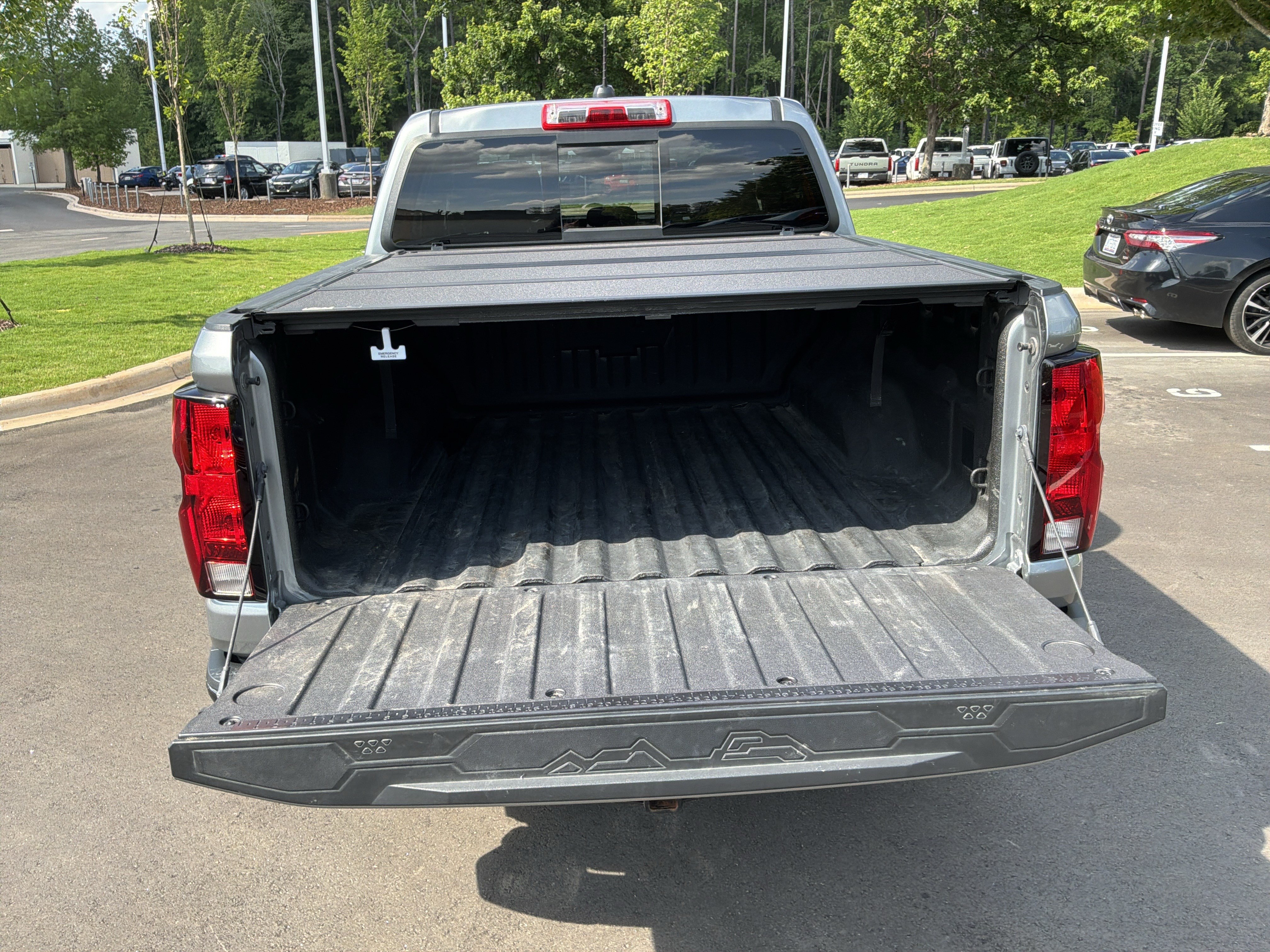 Used 2023 Chevrolet Colorado Trail Boss w/ Safety Package AWD/4WD image 31