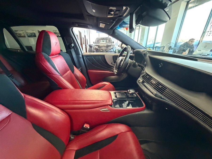Used 2018 Lexus LS 500 F Sport w/ Accessory Package (Z1) image 40