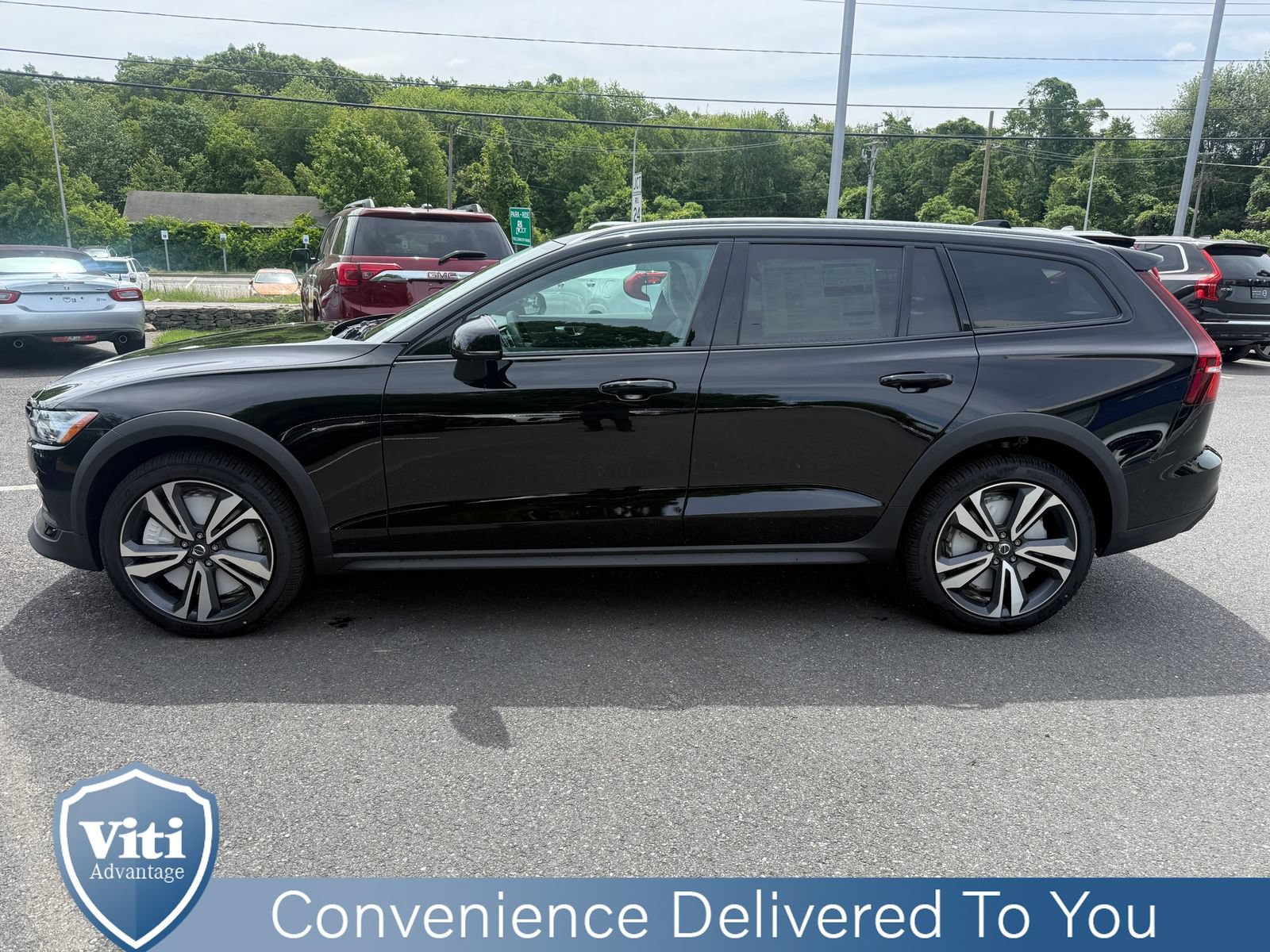 New 2026 Volvo V60 B5 Cross Country Plus w/ Climate Package AWD/4WD image 5