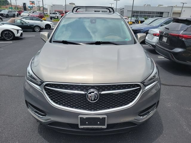 Used 2018 Buick Enclave Avenir w/ Avenir Technology Package AWD/4WD image 2
