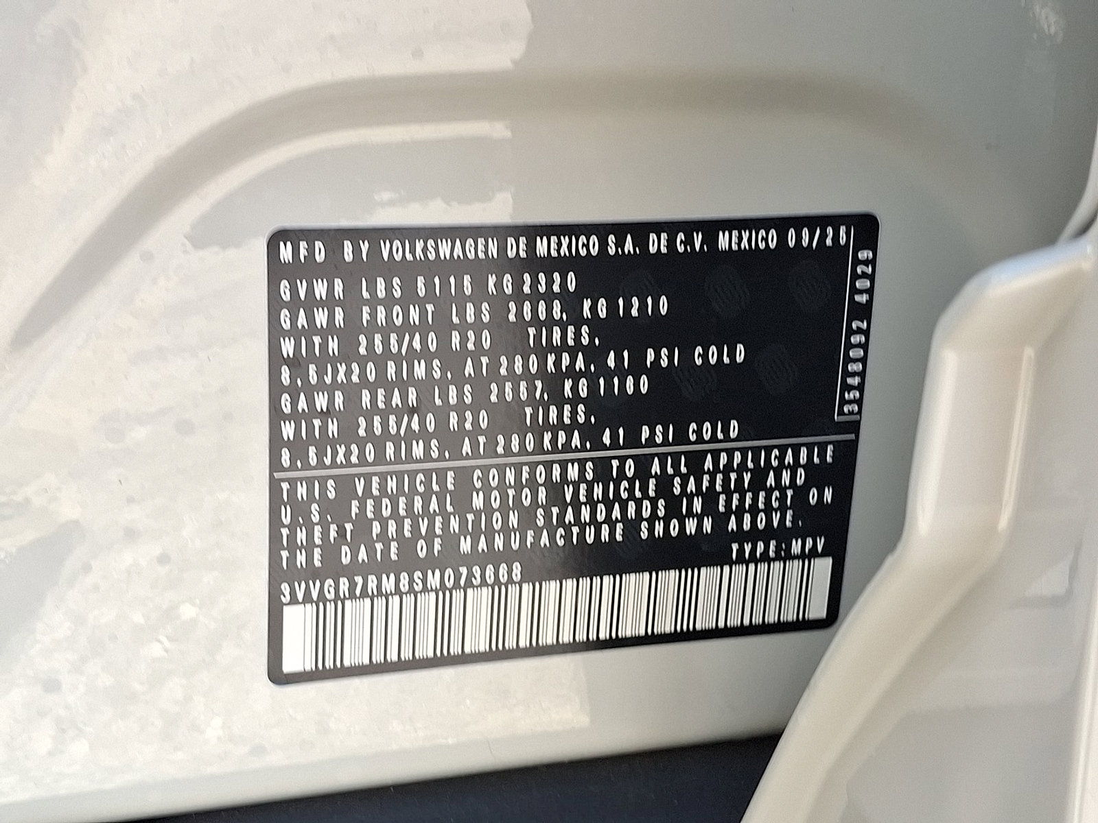 New 2025 Volkswagen Tiguan SE R-Line image 11