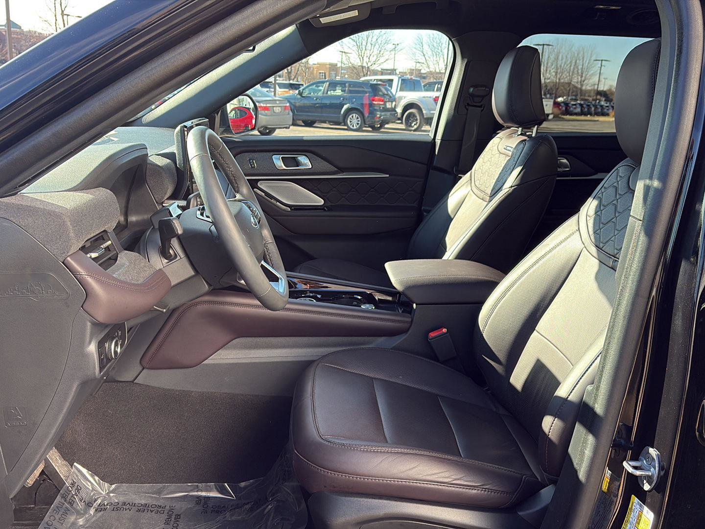 Used 2025 Ford Explorer Platinum w/ LUX Leather Package image 16