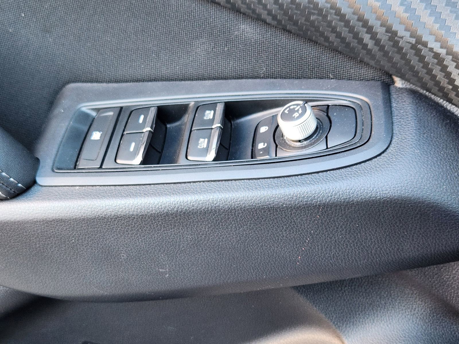 Used 2024 Subaru Ascent Premium w/ Convenience Package image 29