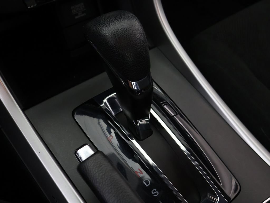 Used 2013 Honda Accord LX image 40