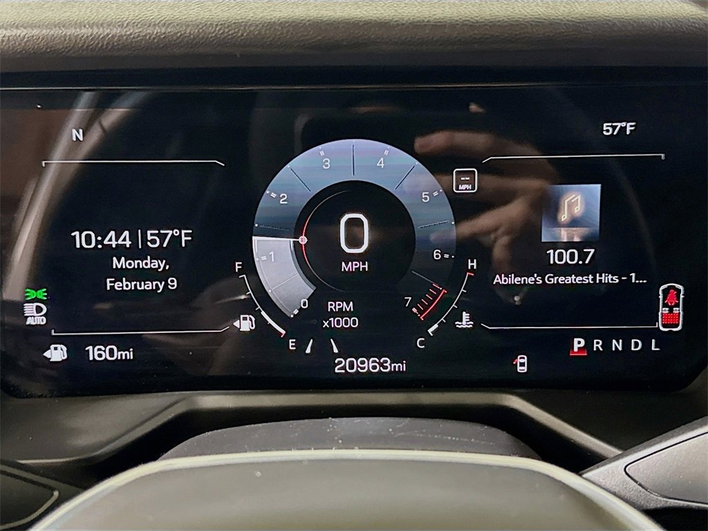 Used 2025 GMC Acadia Elevation image 9