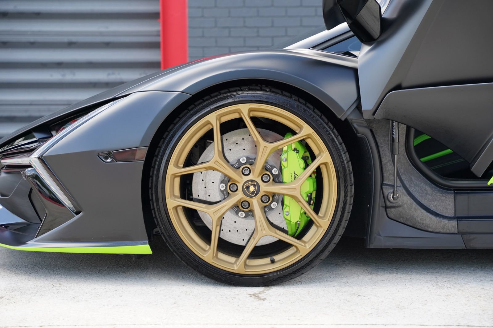 Used 2024 Lamborghini Revuelto AWD/4WD image 6