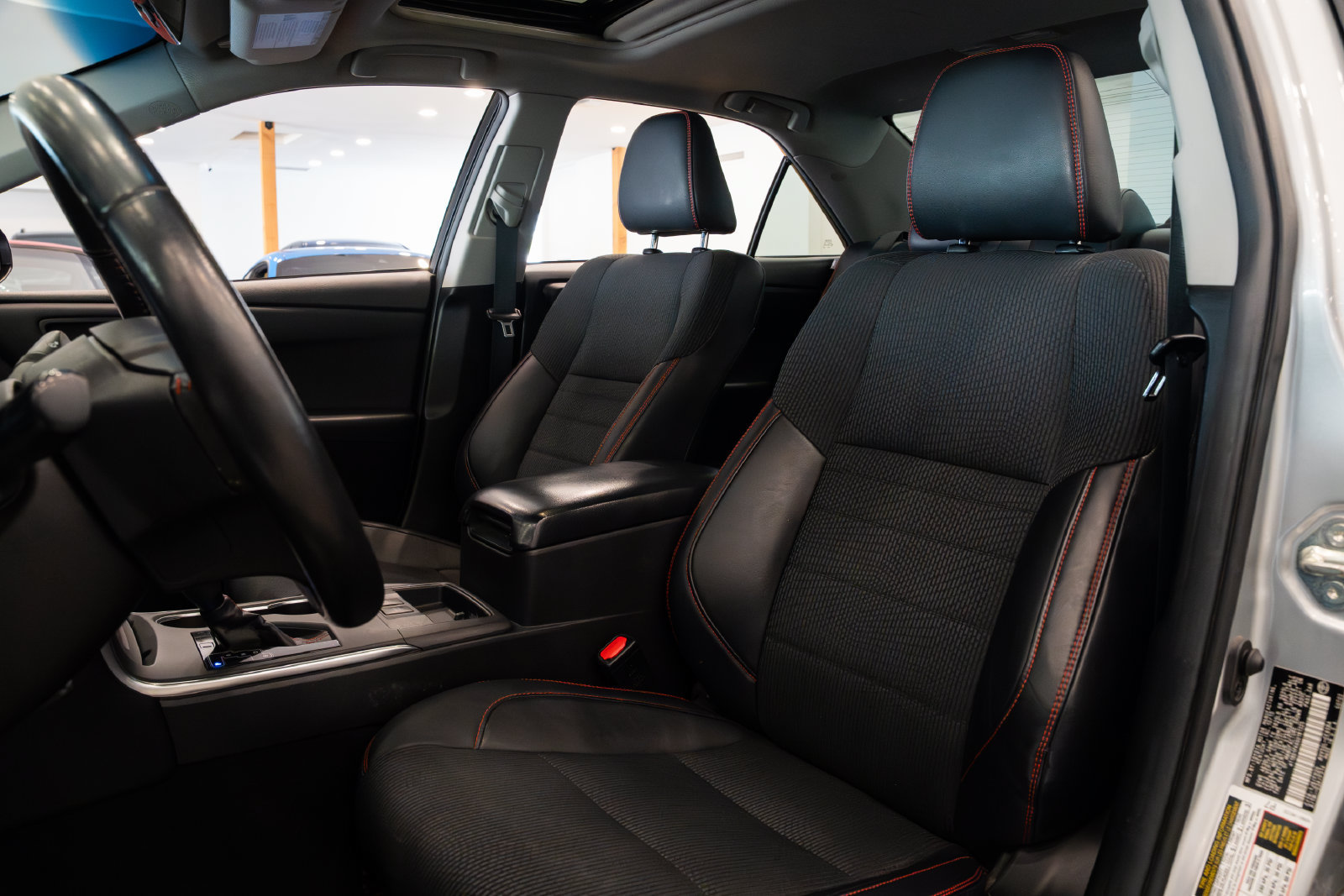 Used 2016 Toyota Camry SE w/ Moonroof Package FWD image 16