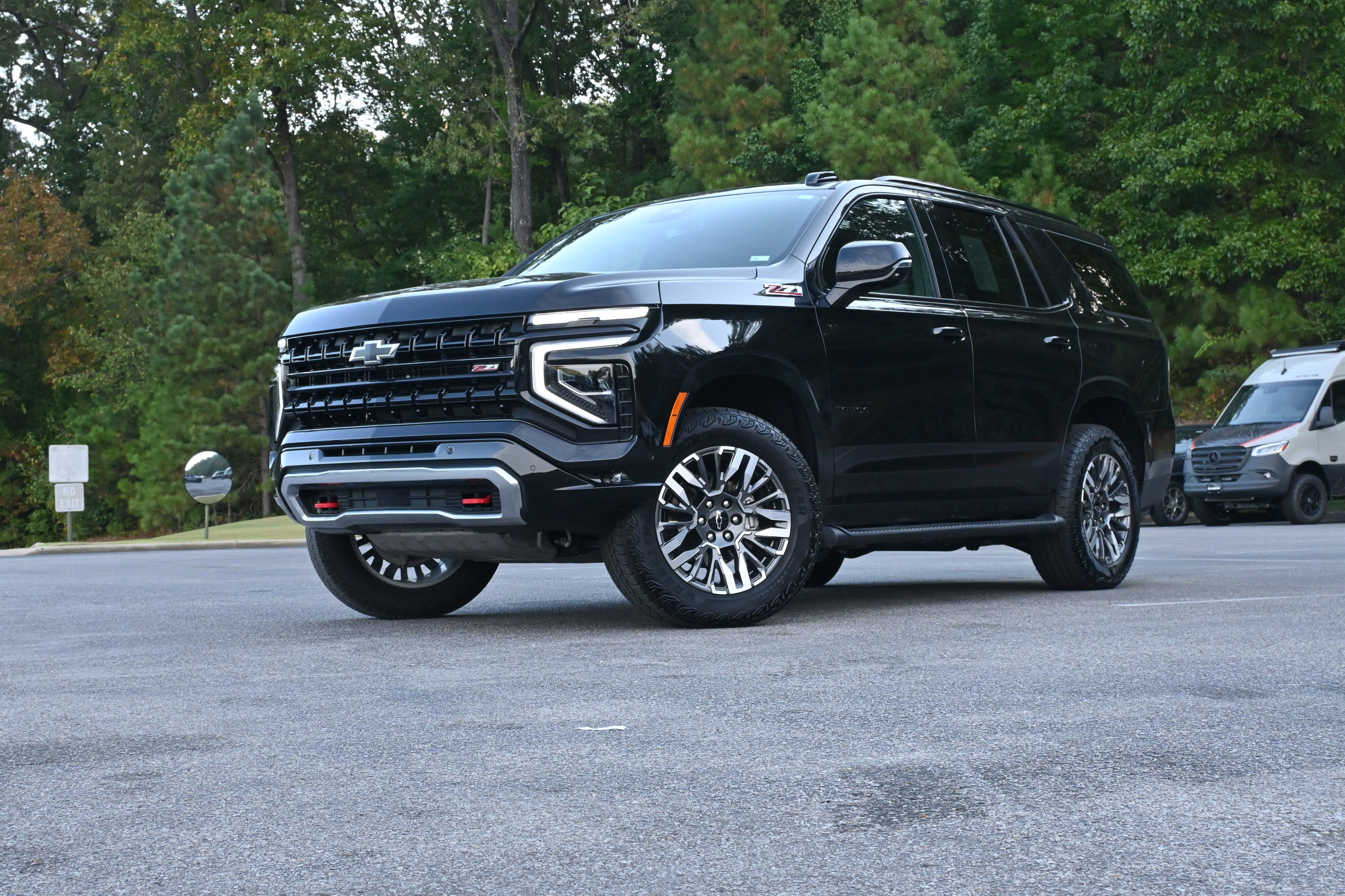 Used 2025 Chevrolet Tahoe Z71 w/ Comfort Package image 4