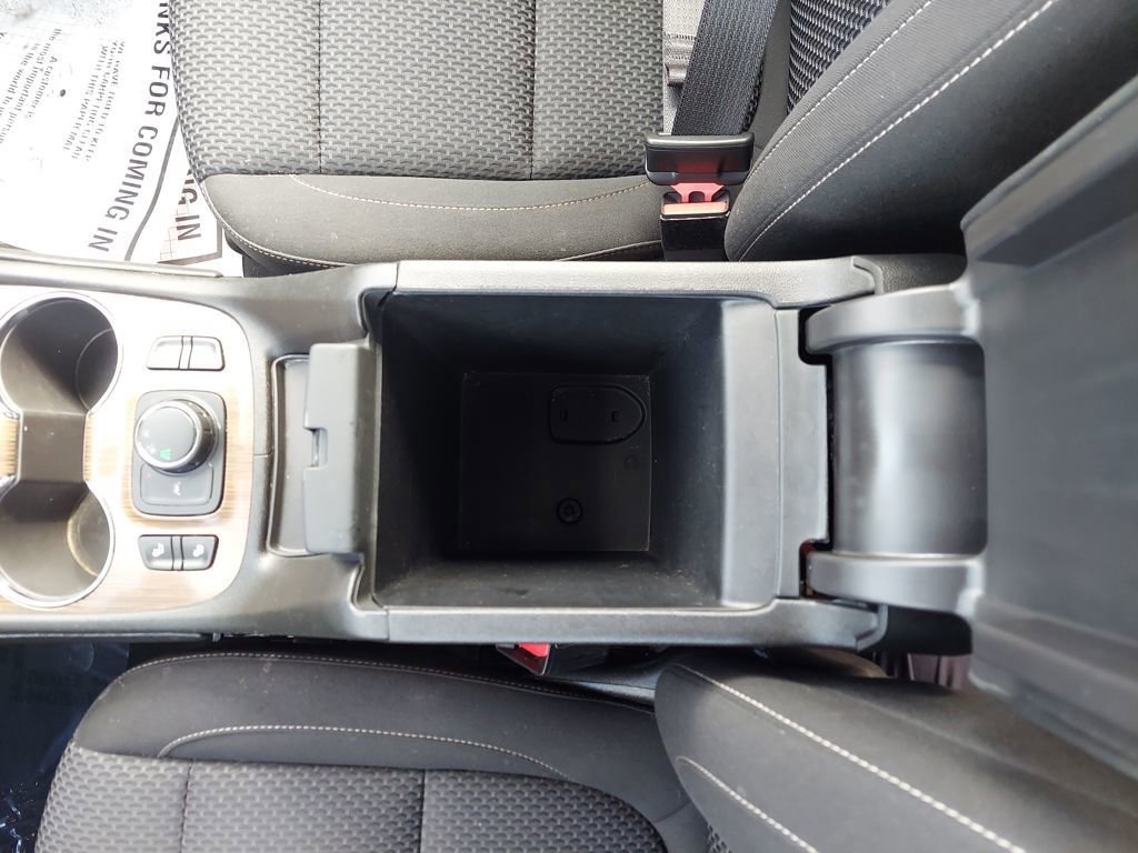 Used 2023 GMC Acadia SLE w/ Driver Convenience Package image 28