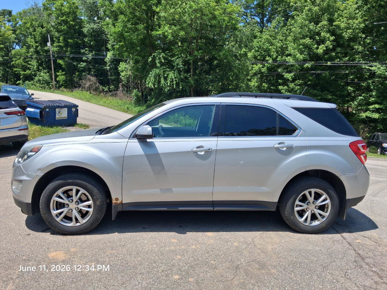 Used 2017 Chevrolet Equinox LT w/ Convenience Package AWD/4WD image 2