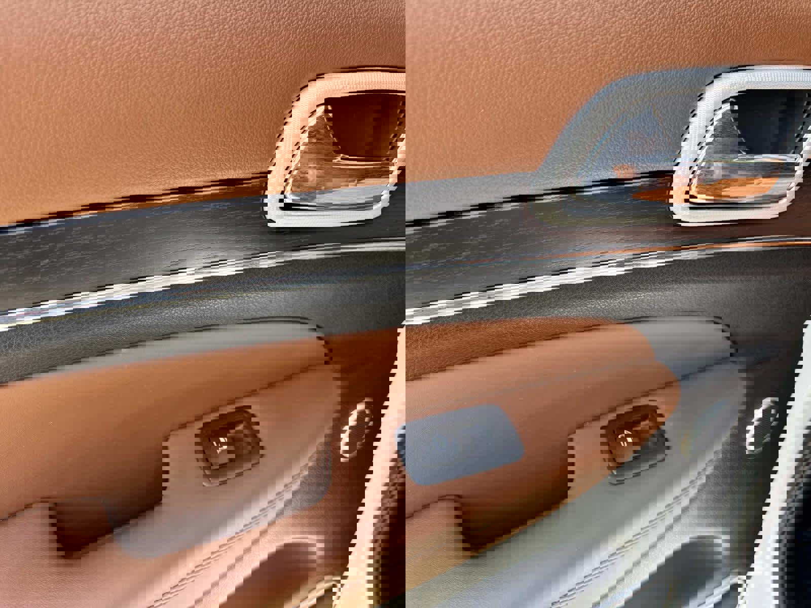 Used 2021 Jeep Grand Cherokee Summit w/ Platinum Series Group image 29