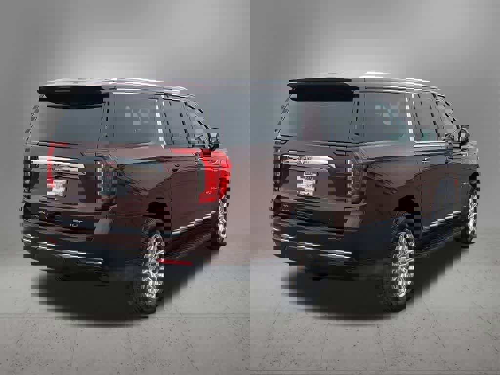 Used 2023 GMC Yukon XL SLT w/ SLT Luxury Package image 6