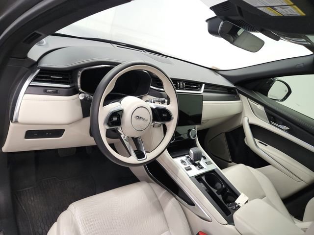 Used 2025 Jaguar F-PACE R-Dynamic S image 19
