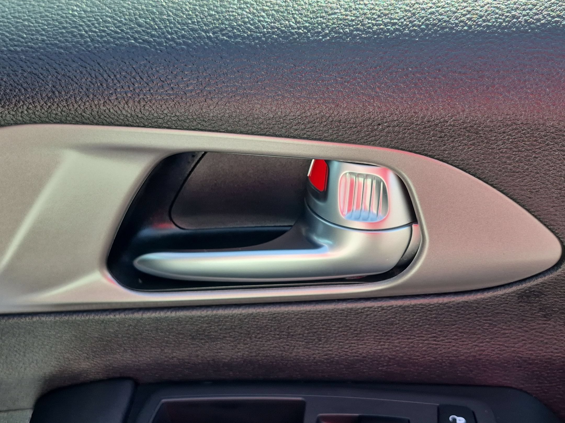 Used 2025 Chrysler Pacifica Select FWD image 33