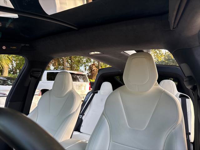 Used 2018 Tesla Model X 100D image 15