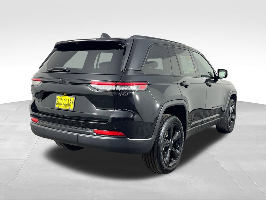 Used 2023 Jeep Grand Cherokee Altitude AWD/4WD image 11