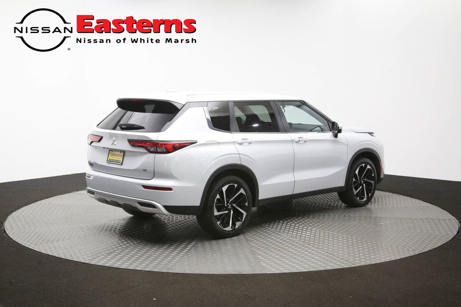 Used 2024 Mitsubishi Outlander AWD image 42