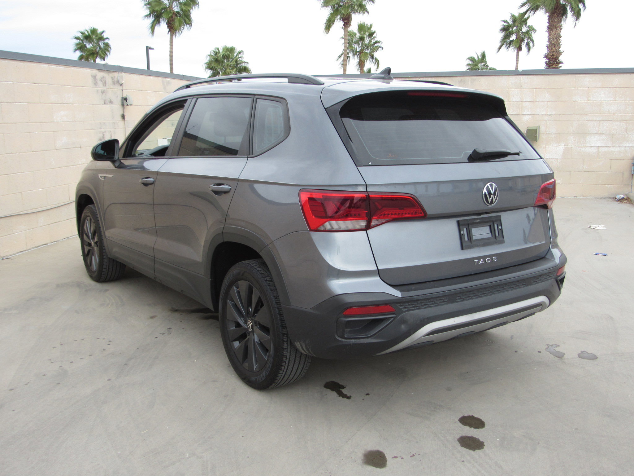 Used 2022 Volkswagen Taos S image 6