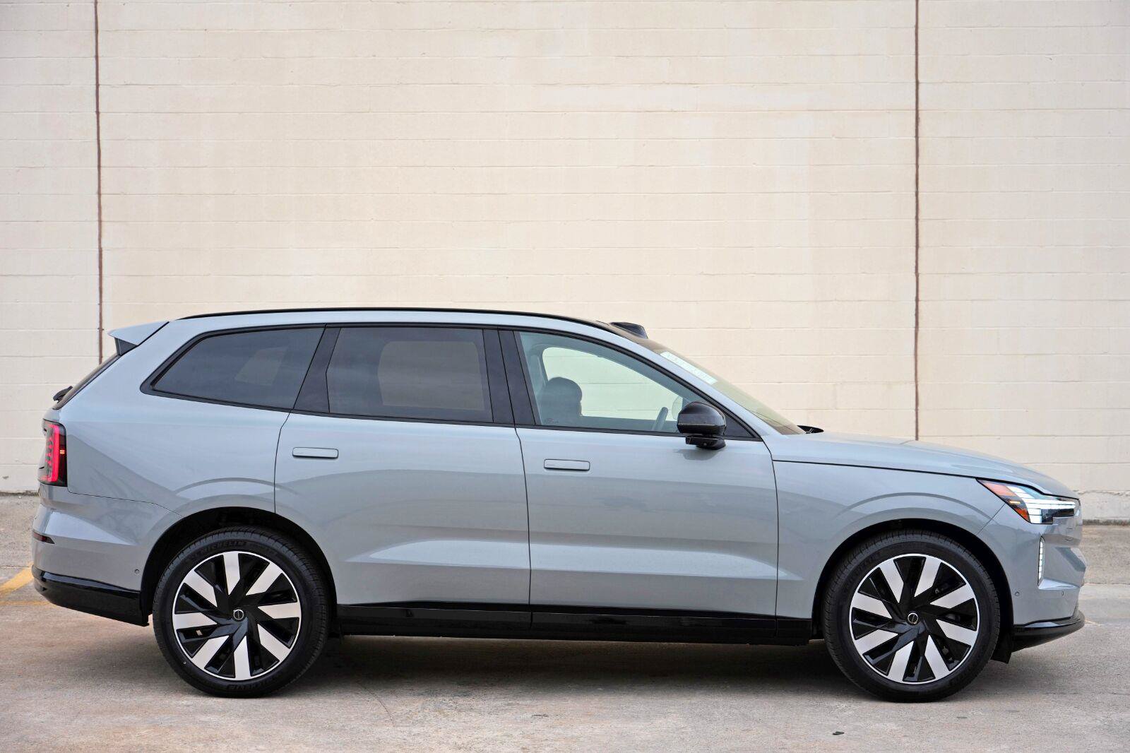 Used 2025 Volvo EX90 Ultra AWD/4WD image 54