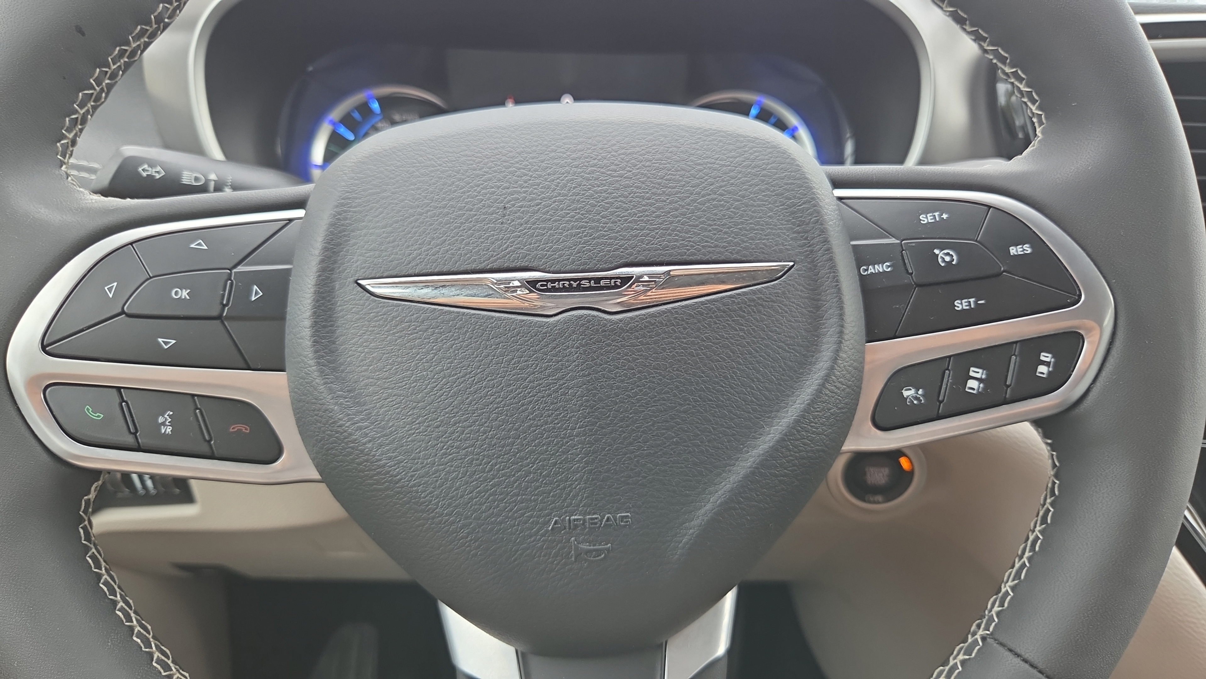 Used 2022 Chrysler Pacifica Touring-L FWD image 27